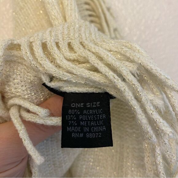 Steve Madden Fringed Infinity Scarf Metallic knit ivory EUC - Picture 7 of 12